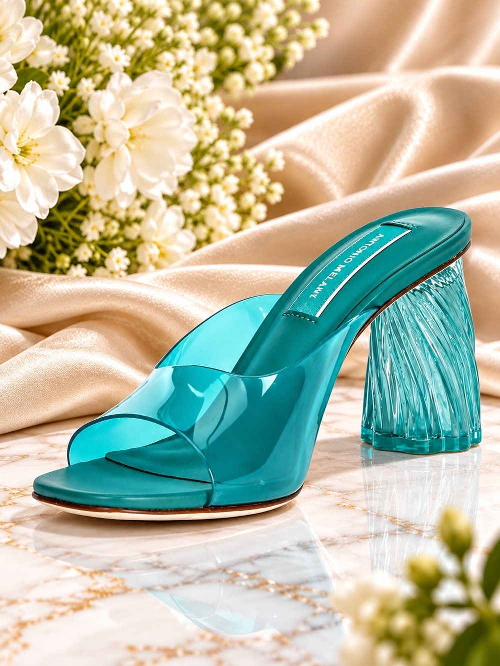 Antonio Melani Carmilla Teal Wavy Vinyl Slide Sandals Size 7.5